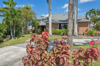 769 Kingston Ct in Apollo Beach, FL - Building Photo - Building Photo