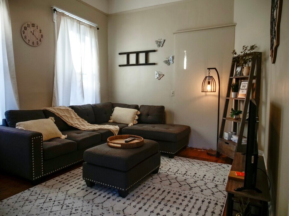 115 W 36th St, Unit 1 Bedroom 1 Bath in Savannah, GA - Foto de edificio