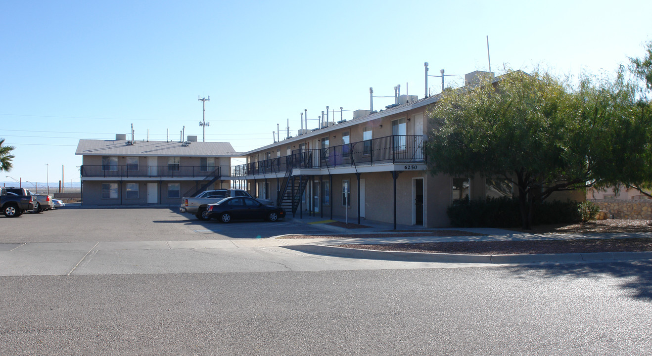 6250 Partello St in El Paso, TX - Building Photo