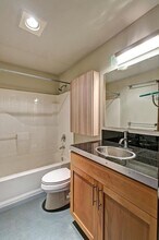 3661 Phinney Ave N, Unit Apt 104 in Seattle, WA - Foto de edificio - Building Photo
