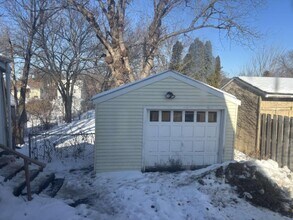 1318 Benton St in Rockford, IL - Building Photo - Building Photo