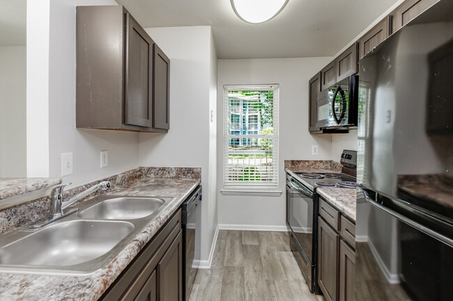 One Central in Newport News, VA - Foto de edificio - Interior Photo