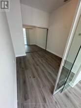 430-430 Square One Dr in Mississauga, ON - Building Photo - Building Photo