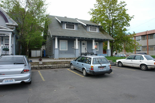 1227 W Knox Ave in Spokane, WA - Building Photo - Building Photo