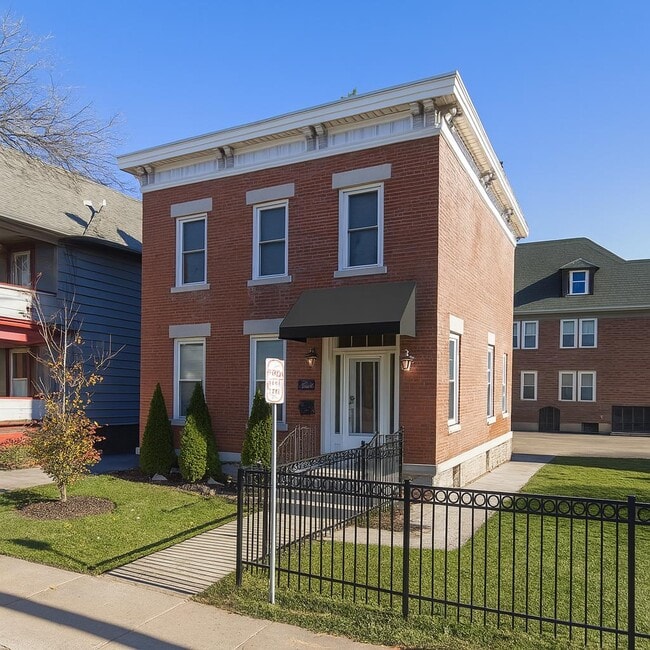 202 N Townsend St in Syracuse, NY - Building Photo - Building Photo