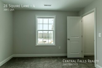 28 Squire Ln in Rochester, NH - Building Photo - Building Photo