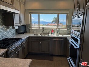 3908 Castlerock Rd in Malibu, CA - Building Photo - Building Photo