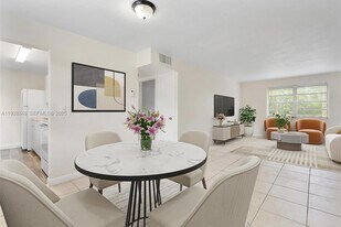 1715 N 16th Ave in Hollywood, FL - Building Photo