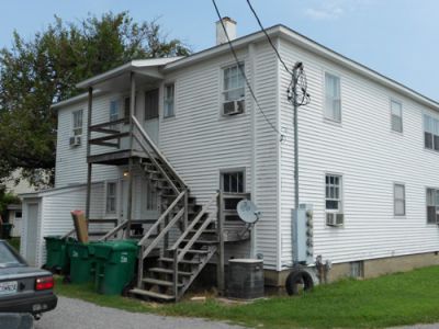 107 S Virginia St in Charleston, MO - Foto de edificio - Building Photo