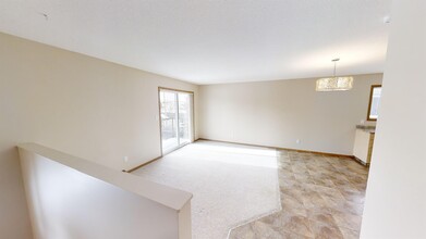 9915-99109 109 Ave in Grande Prairie, AB - Building Photo - Building Photo