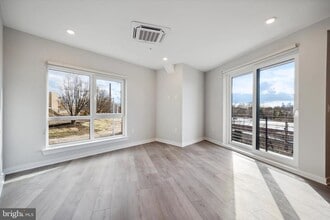 3449 Scotts Ln in Philadelphia, PA - Building Photo - Building Photo