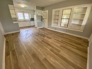 208 N Kinney Ave in Iowa, LA - Building Photo - Building Photo