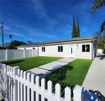 19453 Strathern St in Los Angeles, CA - Building Photo