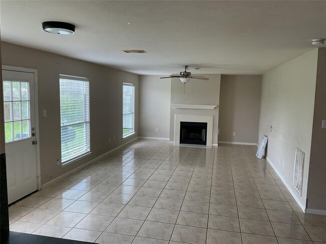 3110 Meadow Bay Dr in Dickinson, TX - Building Photo - Building Photo
