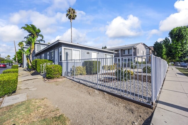 4388 Ventura Canyon Ave