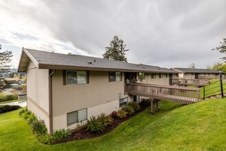 Hillsider 50 Apartments in Poulsbo, WA - Foto de edificio - Building Photo