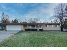 19115 Homestead Cir in Eden Prairie, MN - Building Photo
