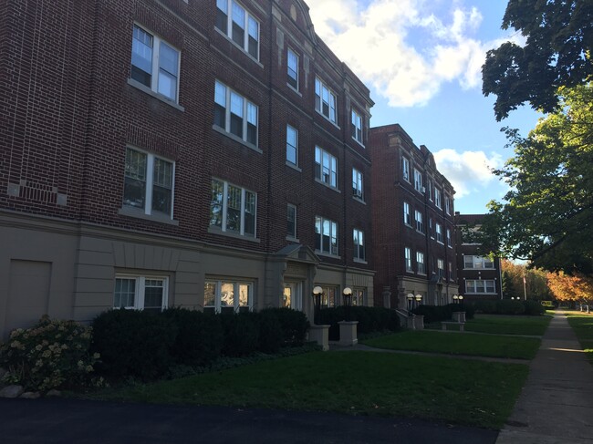 Lake Overlook East & West Building