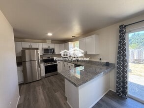 8603 Meadow Rd SW in Lakewood, WA - Building Photo - Building Photo