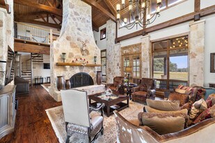 5 Jones Cemetary Rd in Kendalia, TX - Building Photo