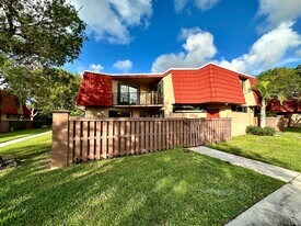 8081 Severn Dr in Boca Raton, FL - Building Photo