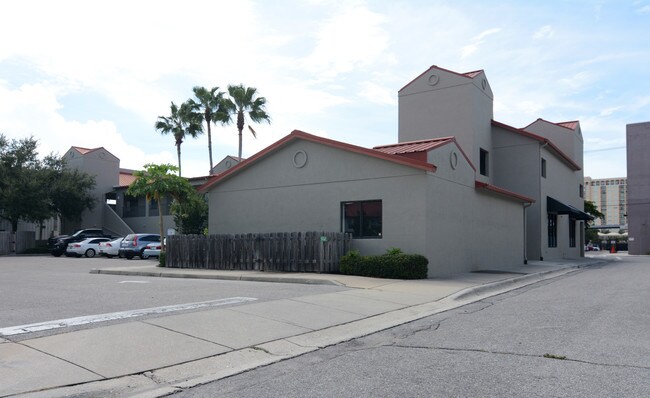 650 Central Ave in Sarasota, FL - Building Photo - Building Photo