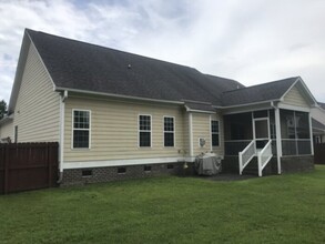 7213 Mariners Landing Drive in Fayetteville, NC - Building Photo - Building Photo