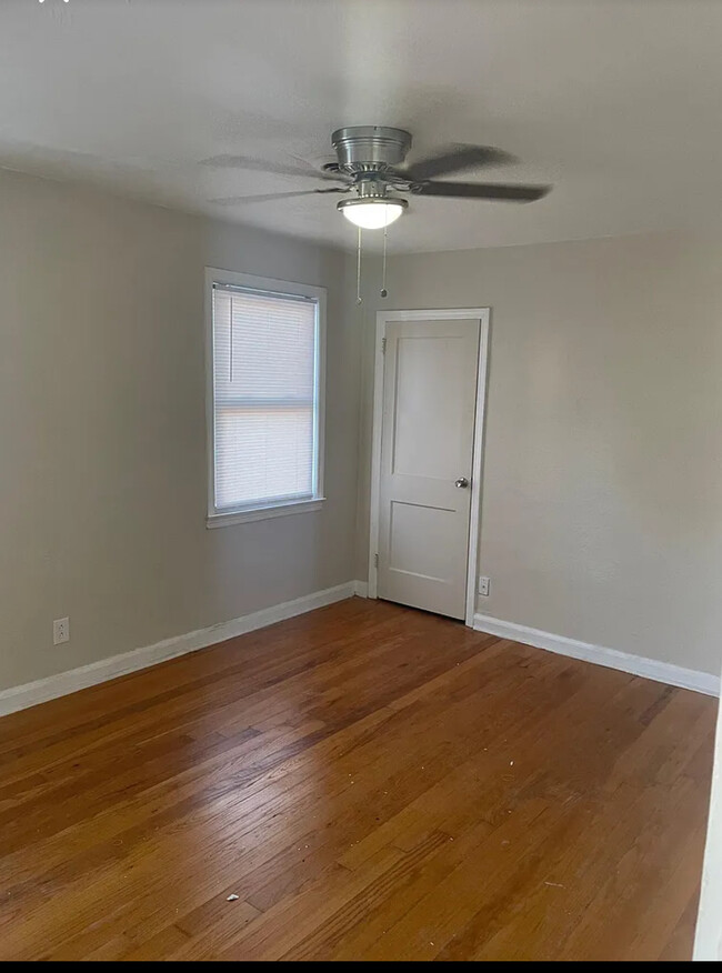 103 Clyde St in Hampton, VA - Foto de edificio - Building Photo