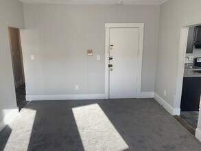 1692 Commonwealth Ave, Unit 3 in Boston, MA - Building Photo - Building Photo