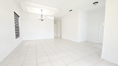 14941 SW 26th Terrace in Miami, FL - Building Photo - Building Photo