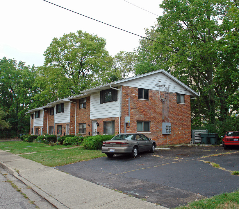 2853 Lake Shore Pl in Dayton, OH - Building Photo