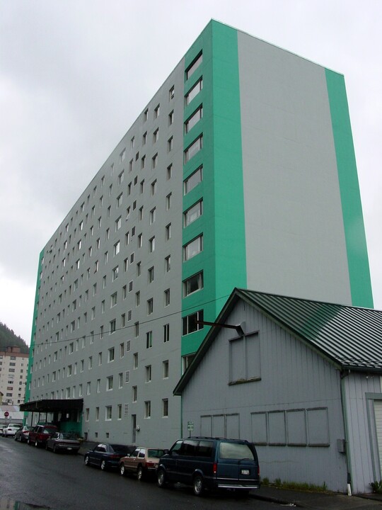 Marine View Tower in Ketchikan, AK - Foto de edificio