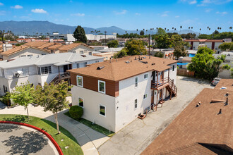 128 S Bushnell Ave in Alhambra, CA - Building Photo - Building Photo