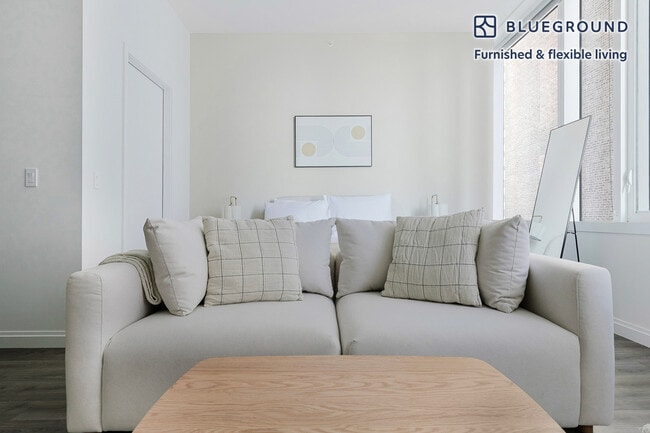 1000 S Michigan Ave in Chicago, IL - Foto de edificio - Building Photo