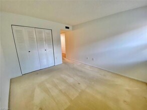 1516 Mainsail Dr in Naples, FL - Foto de edificio - Building Photo