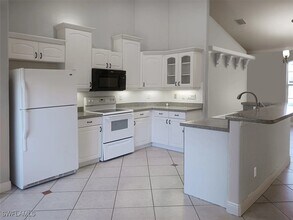 120 18th Ave NE in Naples, FL - Building Photo - Building Photo
