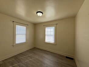 1408 E Buena Vista Ave in Decatur, IL - Building Photo - Building Photo