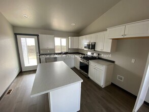 12490 N Cavanaugh Dr in Rathdrum, ID - Building Photo - Building Photo