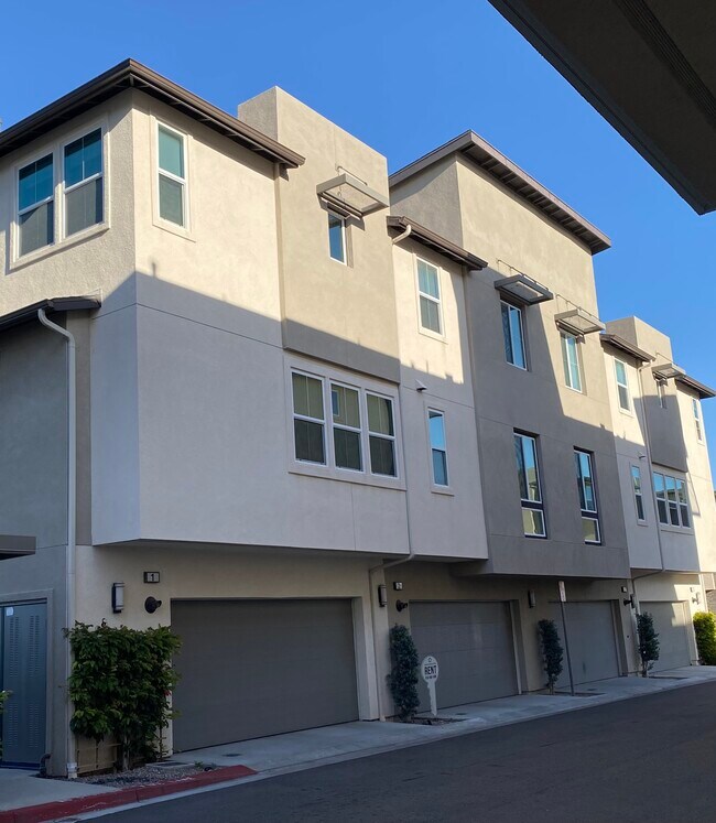 2376 Element Way, Unit 2 in Chula Vista, CA - Building Photo - Building Photo