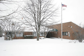 Brookhaven Apartments in Gurnee, IL - Building Photo - Building Photo