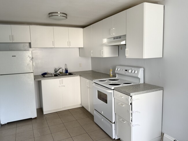 41 Evergreen Ave in New London, CT - Building Photo - Building Photo