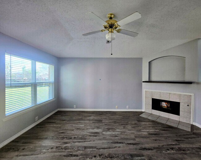 property at 2304 Meade Ct