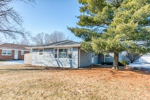 1131 Johnston Dr in Aurora, IL - Building Photo