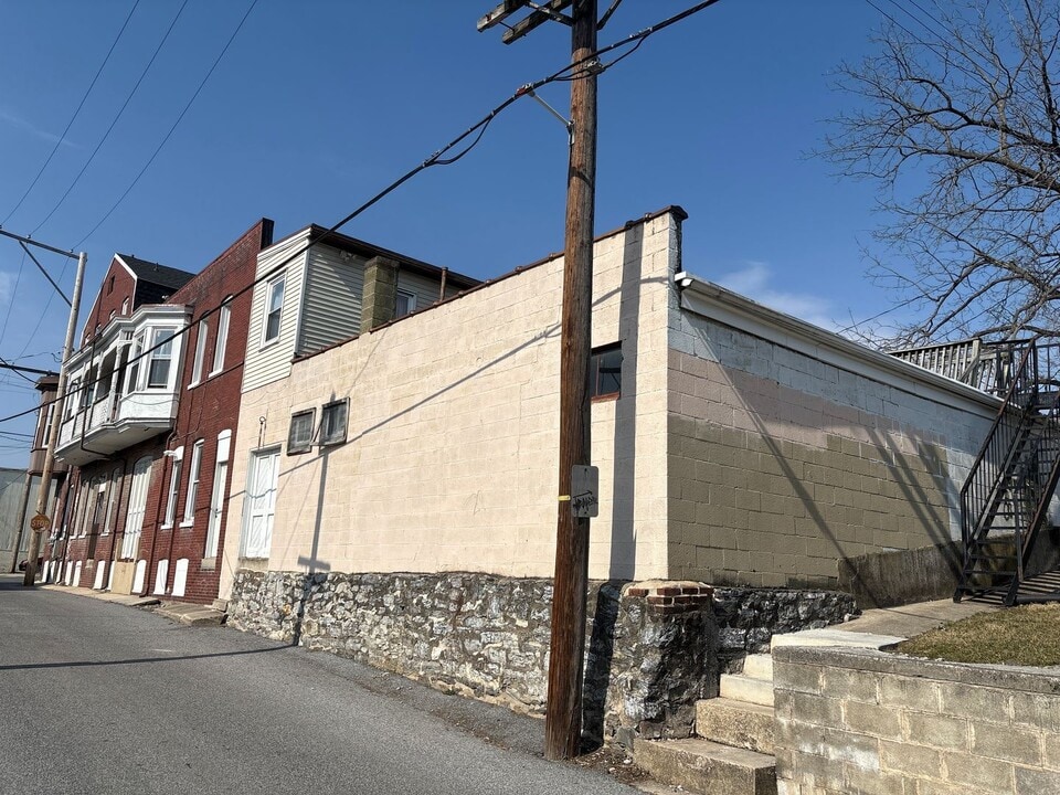 129 N Penn St in York, PA - Building Photo