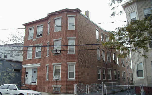 478 Windsor St in Cambridge, MA - Building Photo