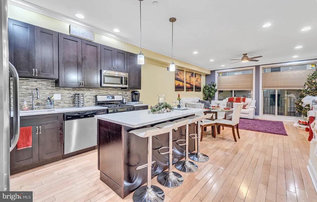 713 N 20th St-Unit -B in Philadelphia, PA - Building Photo
