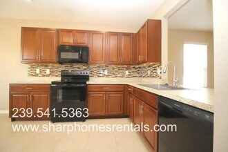 709 SW 25th Ln in Cape Coral, FL - Building Photo - Building Photo