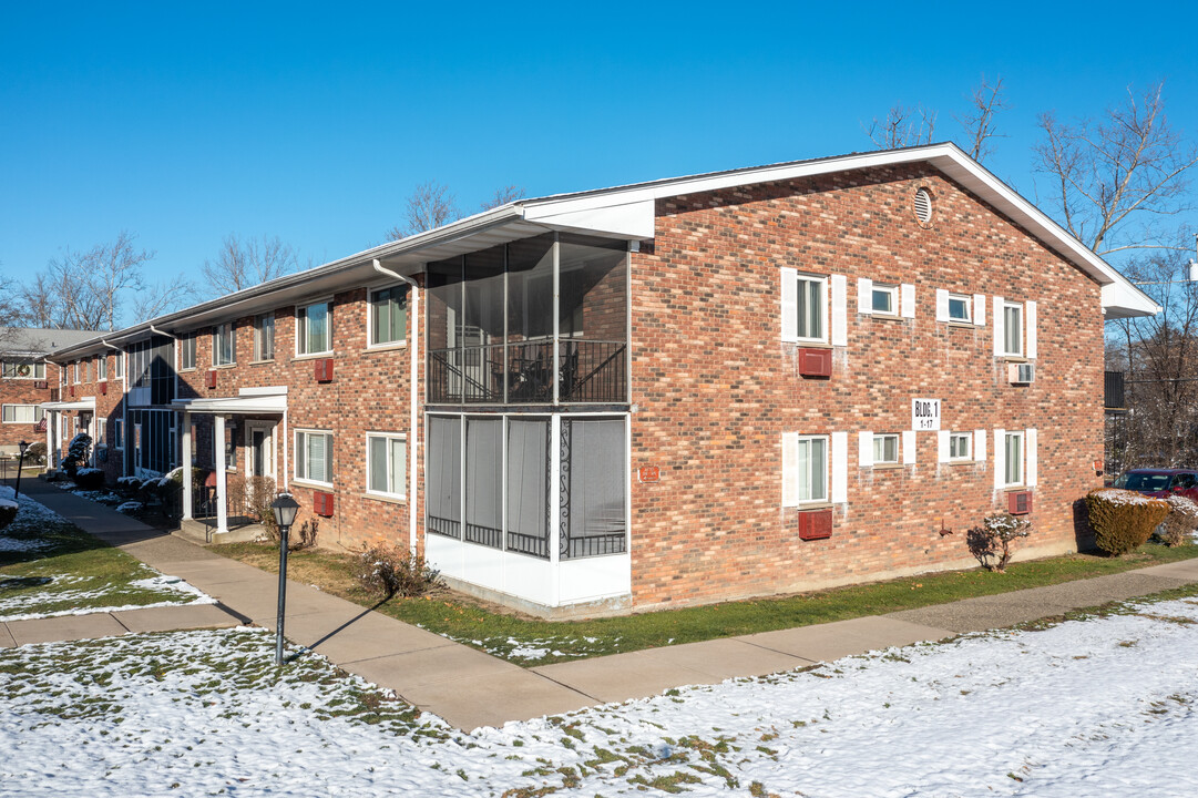 Kingswood Gardens Condos in New Windsor, NY - Building Photo