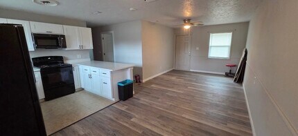 5639 Fourth Ave in Ft. Myers, FL - Building Photo - Building Photo