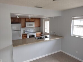 977 2nd Ave NE in Largo, FL - Building Photo - Building Photo